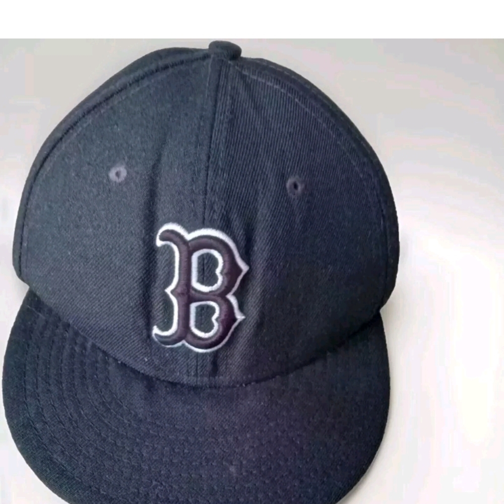 Black Baseball Cap with B Logo